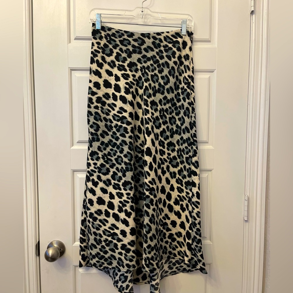 Zara Woman’s Animal Print Skirt Black,Gray,Creme Small ( DUPLICATE LISTING )